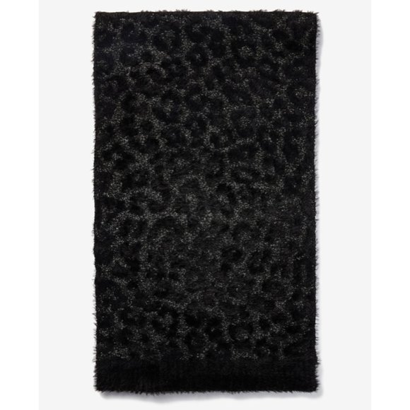Kai Faux Fur Scarf in Leopard – Apparis Fuzzy Faux Fur Leopard Oblong Scarf